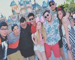 The star visited Disneyland in the year 2017 alongside her friends.